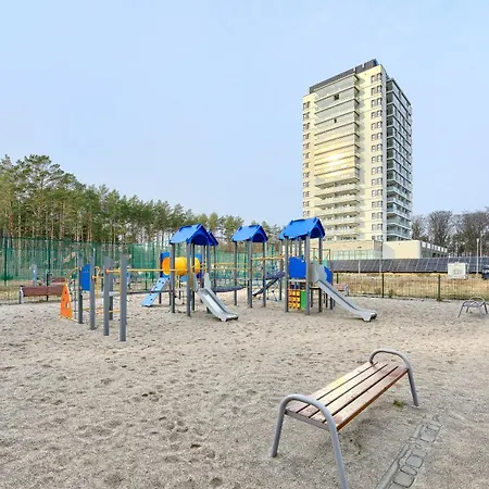 Sun & Snow Aquamarina Onyx Apartment