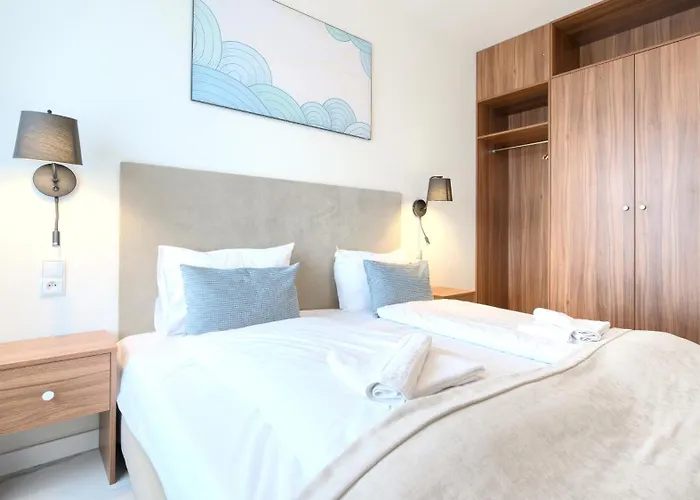 Daire Aquamarina Onyx, Sun & Snow *